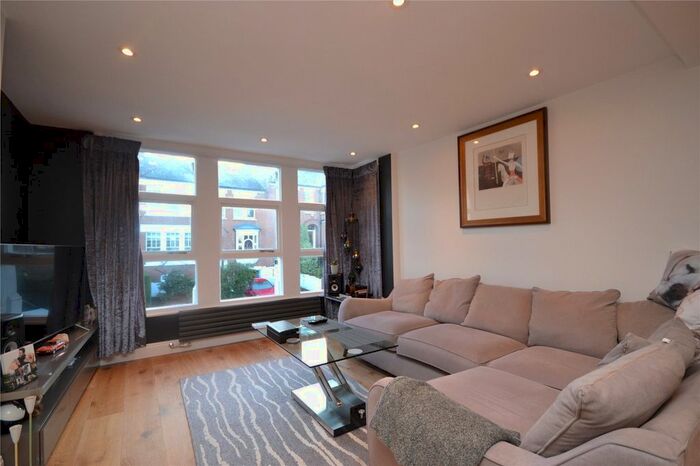 2 Bedroom Flat To Rent In Woodland Gardens, London, N10