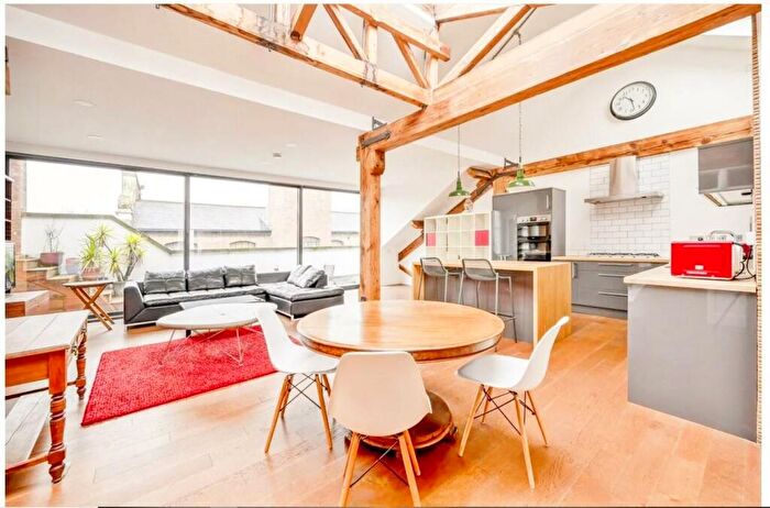 3 Bedroom Flat To Rent In Fawe Street, London, E14