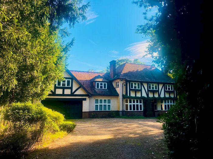 4 Bedroom Detached House To Rent In Seven Hills Road, Cobham, KT11