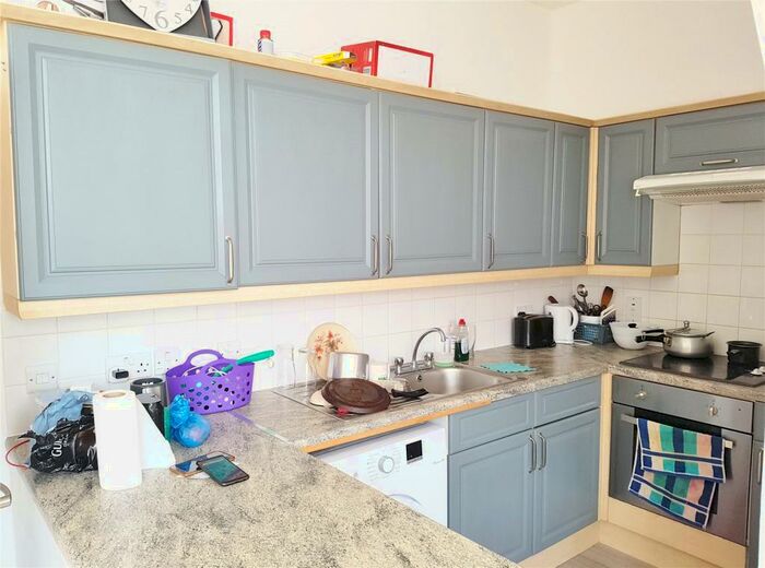 2 Bedroom Apartment To Rent In Marketfield Road, Redhill, Surrey, RH1
