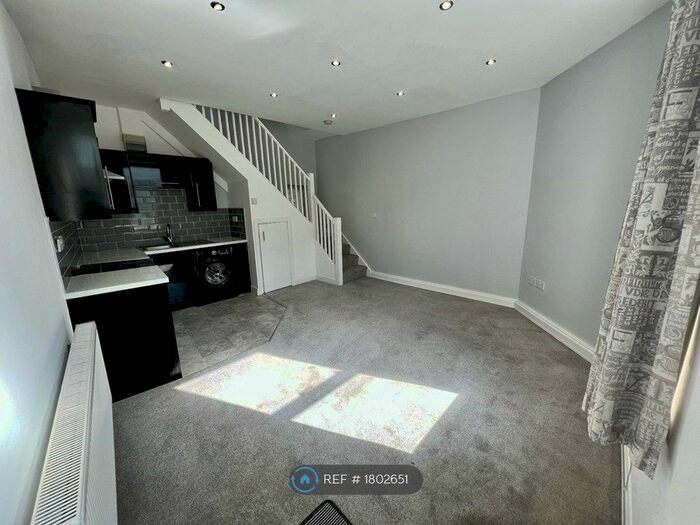 2 Bedroom End Of Terrace House To Rent In Healey Wood Road, Brighouse, HD6