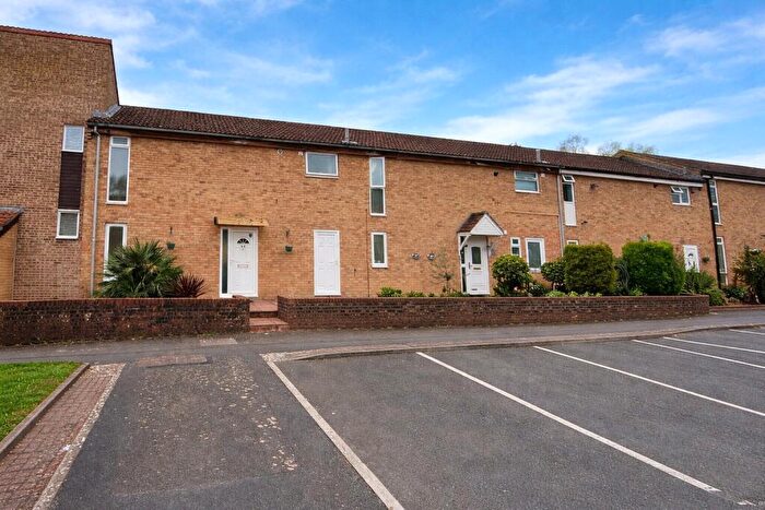 3 Bedroom Terraced House For Sale In Nuthurst, Bracknell, Berkshire, RG12