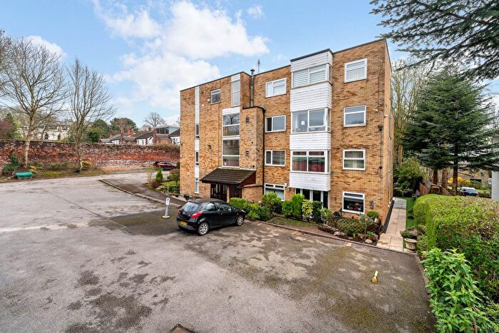 2 Bedroom Flat For Sale In Norwood Lodge, Salford, M7