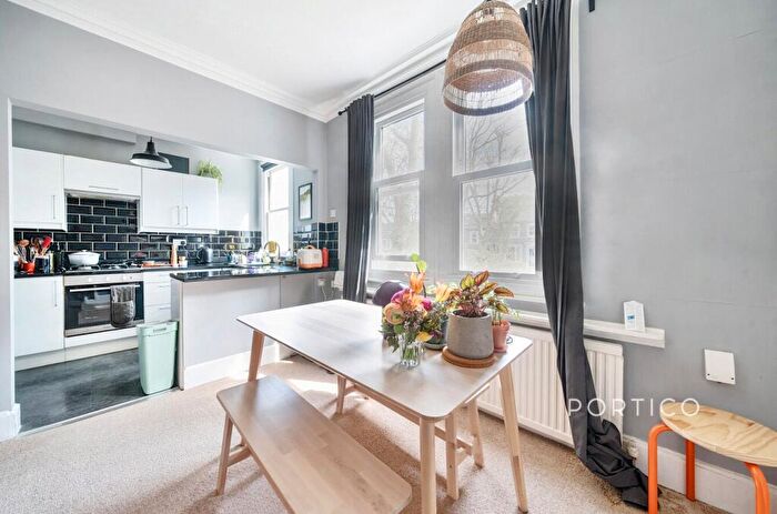 2 Bedroom Apartment For Sale In Becondale Road, London, SE19