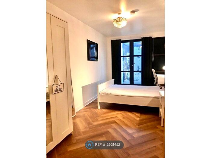 2 Bedroom Flat To Rent In Castle Buildings, Swansea, SA1