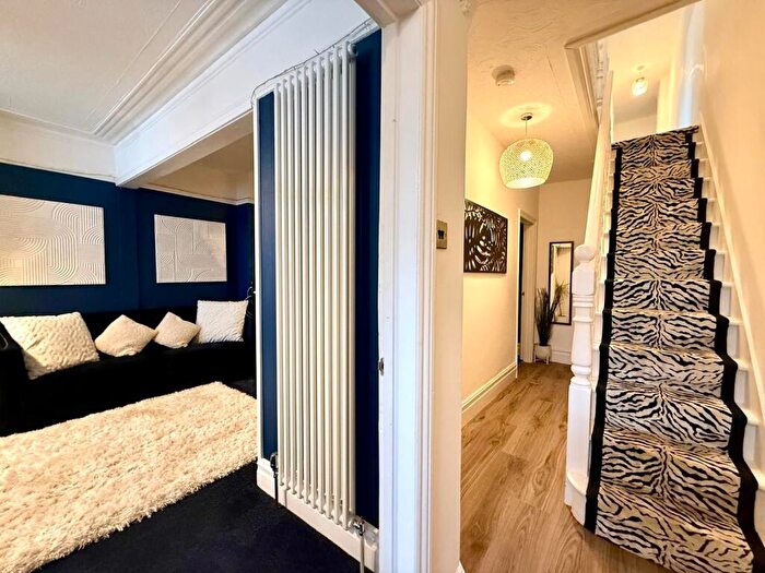 4 Bedroom Semi Detached House For Sale In Kent Road, Old Town, Swindon, SN1