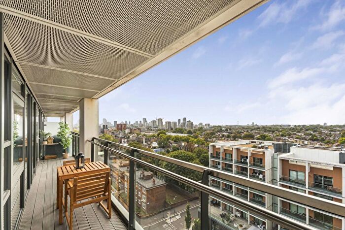 2 Bedroom Apartment For Sale In Beechwood Road, London, E8