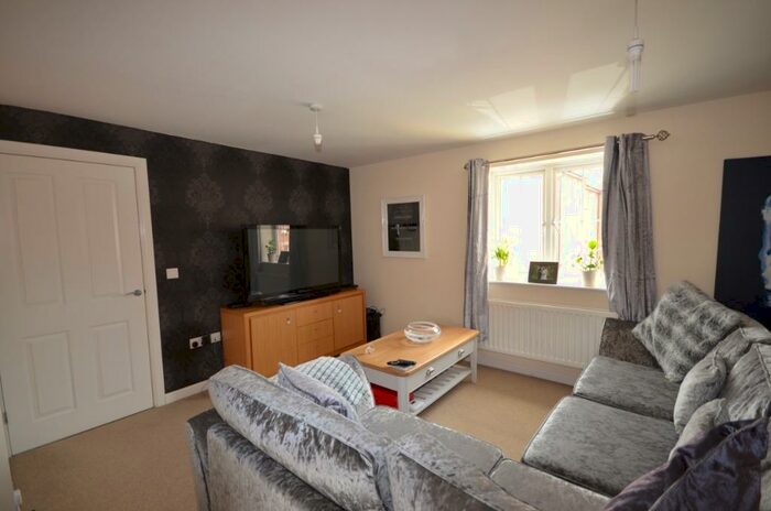 2 Bedroom Flat To Rent In Proclamation Avenue, Rothwell, NN14