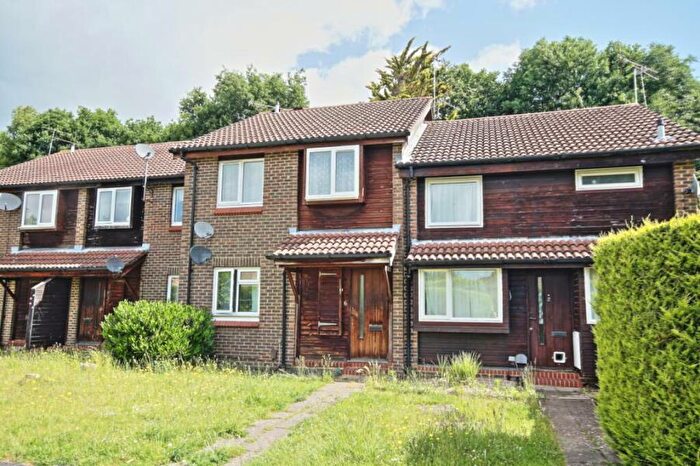 1 Bedroom Flat To Rent In Goldsworth Park, Woking, GU21