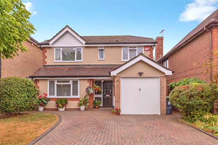 4 Bedroom Detached House For Sale In Everglades Avenue, Waterlooville, Hampshire, PO8