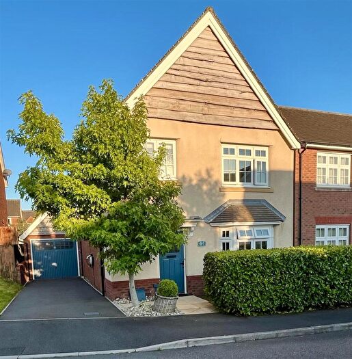 3 Bedroom Detached House For Sale In Clos Maes Rhedyn, Gorslas, Llanelli, SA14