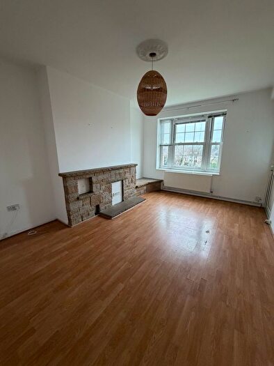 4 Bedroom Flat To Rent In Leigham Avenue, London, SW16