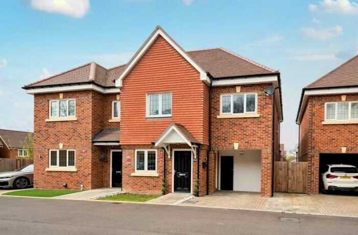 4 Bedroom Semi-Detached House To Rent In Woodroffe Close, Ash, GU12