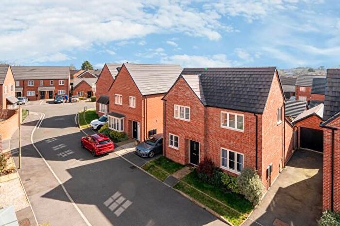 4 Bedroom Detached House For Sale In Banbury, Oxfordshire, OX16