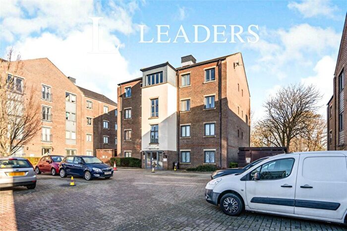 2 Bedroom Apartment For Sale In Searle Drive, Gosport, Hampshire, PO12