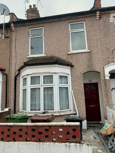 3 Bedroom Terraced House To Rent In St Awdrys Road, Barking IG11