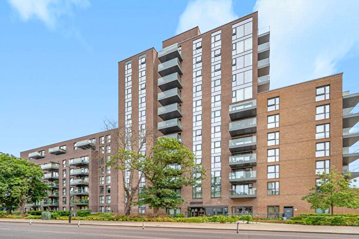 1 Bedroom Flat For Sale In Willowbrook House, Coster Avenue, N4