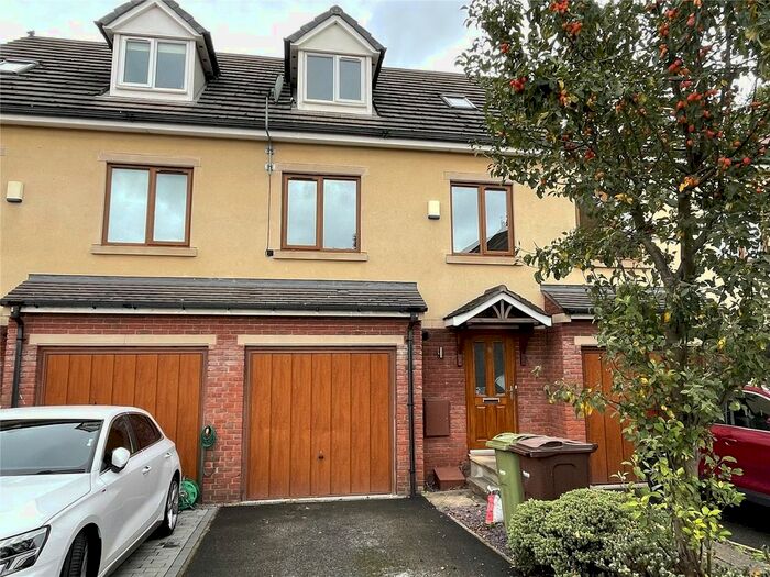 3 Bedroom Detached House To Rent In Elder Mews, Ossett, WF5