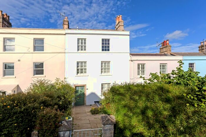 4 Bedroom Flat To Rent In Richmond Place, Bath BA1