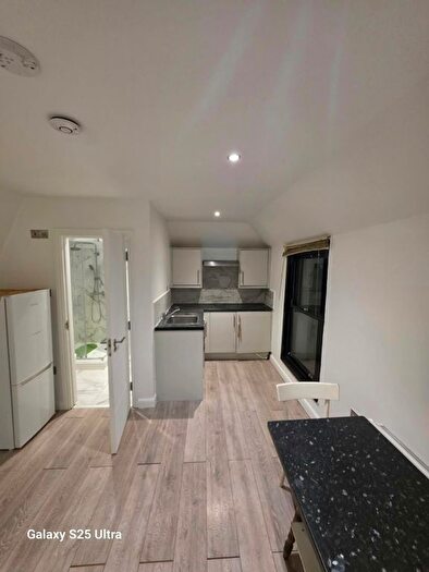 Studio To Rent In Norwood Road, Southall, UB2