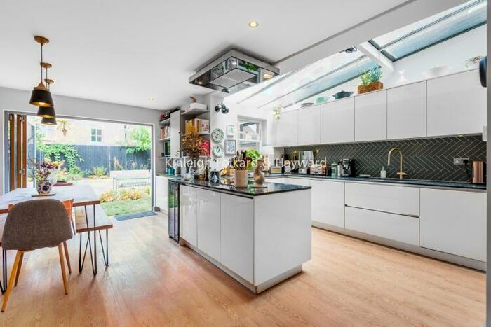 5 Bedroom House To Rent In Matham Grove London, SE22