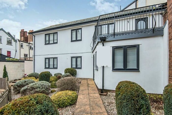 2 Bedroom Flat To Rent In North Street, Exeter, EX4