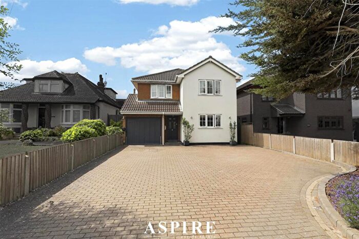 4 Bedroom Detached House For Sale In London Road, Benfleet, SS7