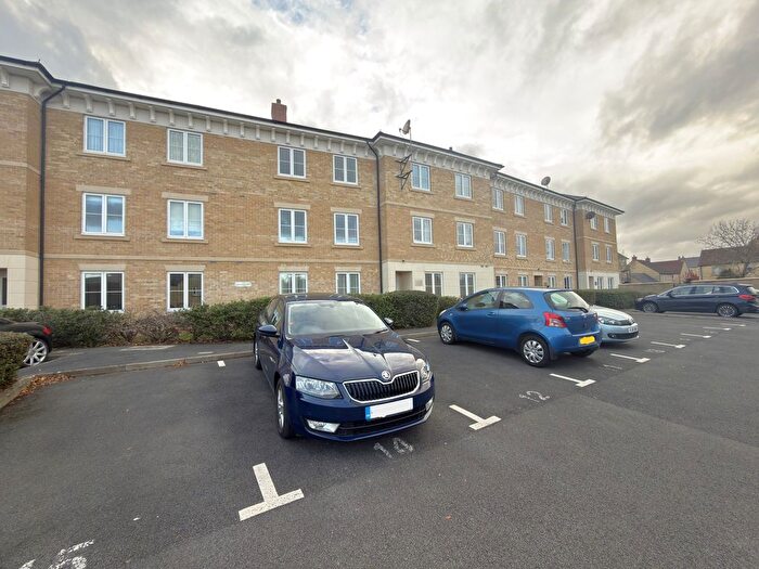 2 Bedroom Flat To Rent In Meadow Way, Carterton, OX18
