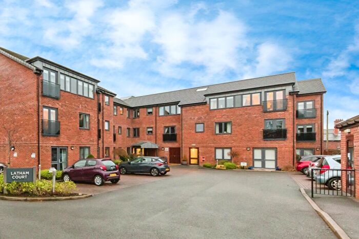 1 Bedroom Flat For Sale In Middlewich Road, Sandbach, Cheshire, CW11