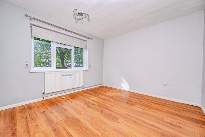 1 Bedroom Flat For Sale In Waveney, Hemel Hempstead, HP2