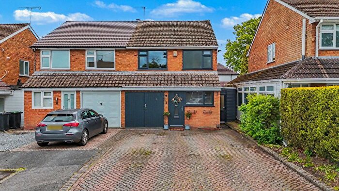 3 Bedroom Semi-Detached House For Sale In Green Close, Wythall, Birmingham, B47