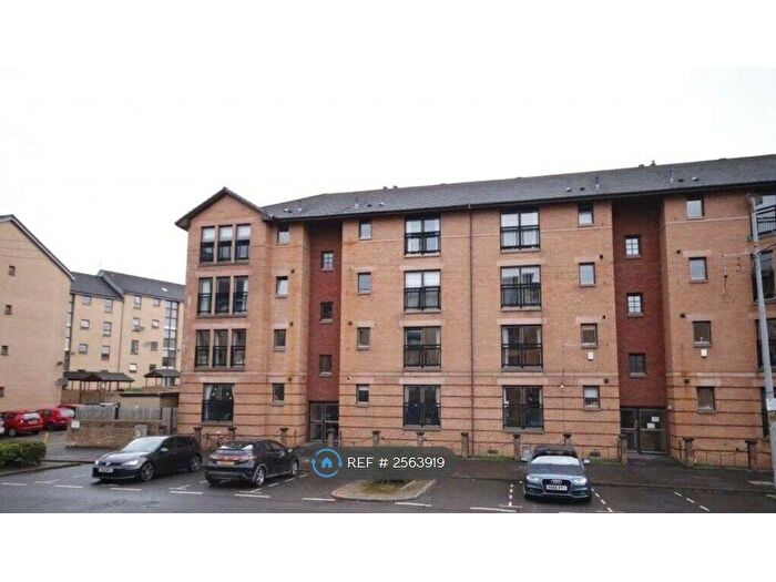 3 Bedroom Flat To Rent In Kelviinhaugh St, Glasgow, G3