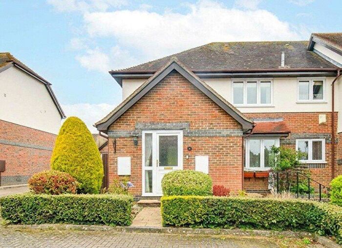 2 Bedroom Maisonette For Sale In Garrett Close, Kingsclere, Newbury, Hampshire, RG20