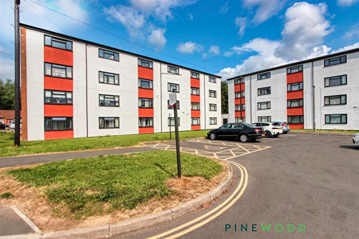 2 Bedroom Apartment For Sale In Cavendish Court, Newland Dale, Chesterfield, Derbyshire, S41