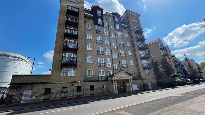 2 Bedroom Flat For Sale In Fobney Street, Reading, RG1