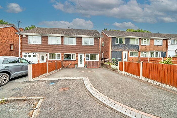 3 Bedroom Semi-Detached House For Sale In Highmoor Close, Bilston, WV14