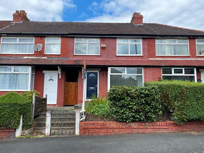 3 Bedroom Town House To Rent In Springfield Road, Droylsden, Manchester, M43