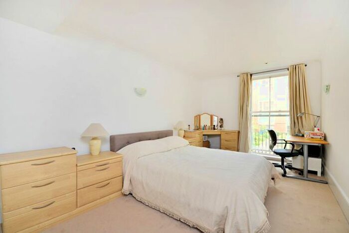 2 Bedroom Flat To Rent In Kings Chelsea, Chelsea, London, SW10