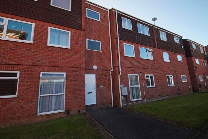 1 Bedroom House To Rent In Rochford Gardens, SL2