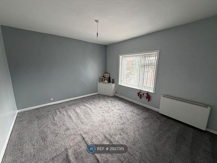 1 Bedroom Flat To Rent In Manchester Road, Rochdale, OL11
