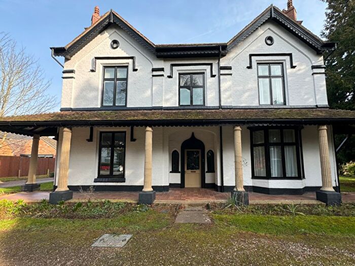 2 Bedroom Flat To Rent In Birmingham Road, Stratford-Upon-Avon, Warwickshire, CV37