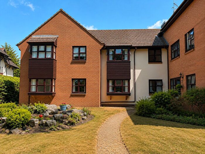 1 Bedroom Flat For Sale In Moorside Road, Ferndown, BH22