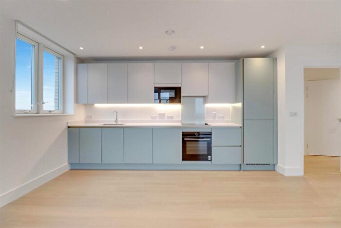 2 Bedroom Apartment To Rent In Herne Hill Road, London, SE24