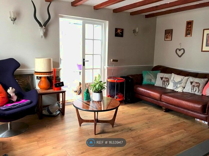 2 Bedroom Detached House To Rent In Fieldings Wharf, Droylsden, Manchester, M43