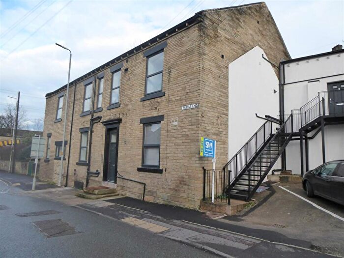 Studio To Rent In Bridge End, HD6