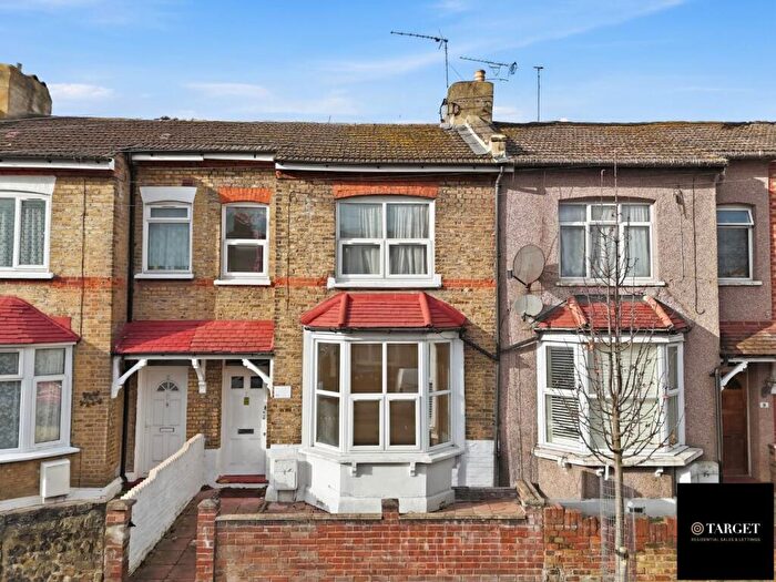5 Bedroom Terraced House For Sale In Arthur Road, London, N9