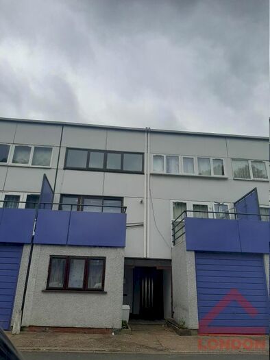 Studio To Rent In Brecon Close, Mitcham, CR4