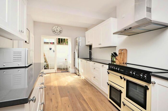 4 Bedroom Terraced House To Rent In Warneford Street, Victoria Park, London, E9