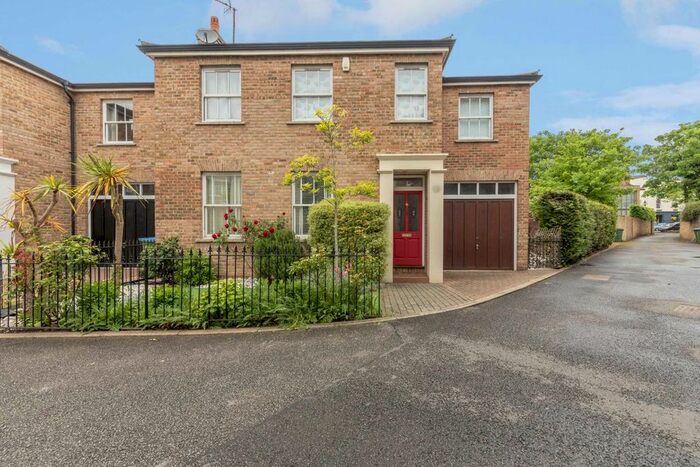 5 Bedroom Detached House To Rent In Admirals Gate, London, SE10