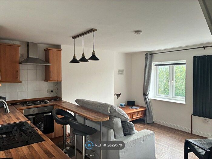 1 Bedroom Maisonette To Rent In Shaw Hall Bank Road, Greenfield, Oldham, OL3